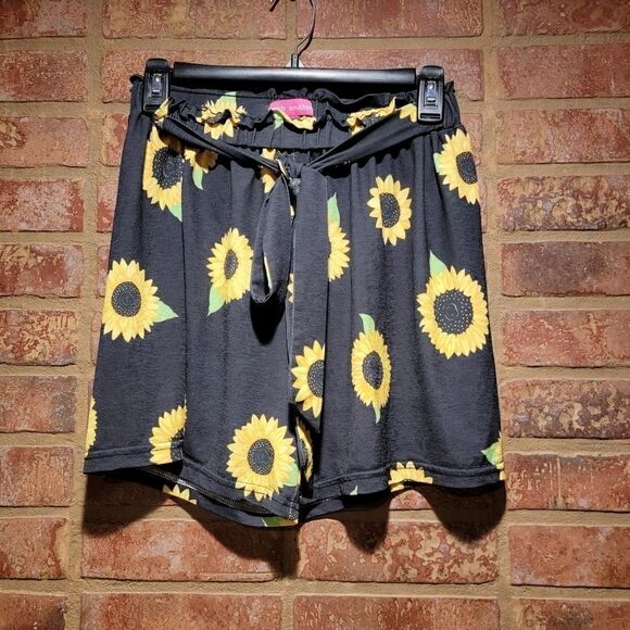 Simply Southern Sunflower Shorts size small medium - Picture 2 of 5